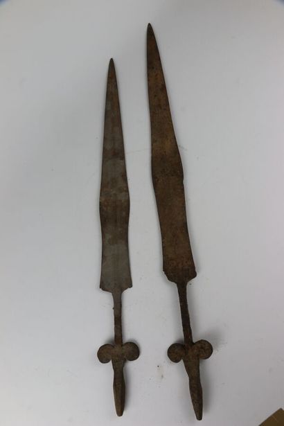 VERE, Nigeria
Lot de deux couteaux en fer,...