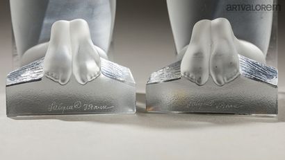 LALIQUE FRANCE, modèle de Marc Lalique. 
Paire...
