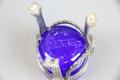 PARIS 1803-1809 
-Saleron tripode en argent...