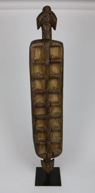 MUMUYE - Nigeria
Importante jeu d'Awelé sculpté...