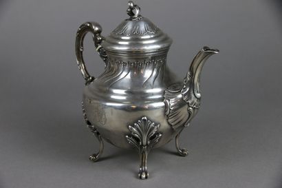 Théière en argent 925°/°° à décor de peignées,...
