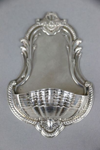 Bénitier d'applique en argent 950°/°° à décor...