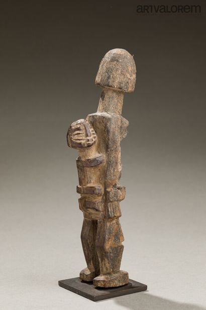 NAGO, Bénin
Petite maternité en bois recouverte...