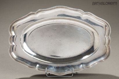 TOULOUSE 1768
Plat ovale en argent à bords...