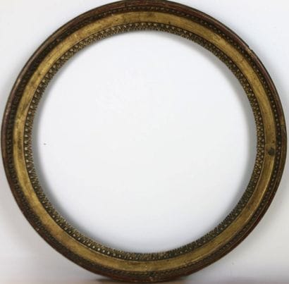 EPOQUE LOUIS XVI
Cadre à vue ronde en chêne...