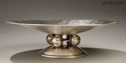 CHRISTOFLE et Luc LANEL. 
Coupe sur piédouche...