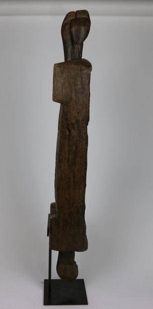 MUMUYE - Nigeria
Importante jeu d'Awelé sculpté...