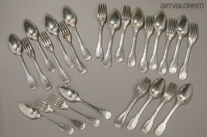PARIS 1768-1774
Douze couverts en argent...