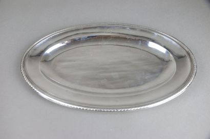 PARIS 1798-1809
Plat ovale en argent 950°/°°...