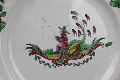 LES ISLETTES
Deux assiettes en faïence à...