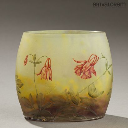 DAUM NANCY
Vase méplat dit 