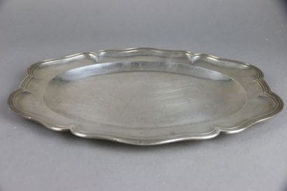 PARIS 1750-1756
Plat ovale en argent à contours...