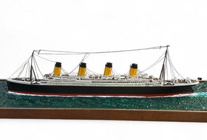 TITANIC
Transatlantic liner 