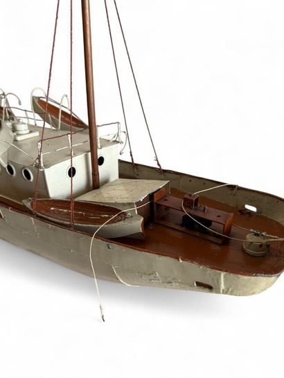 Two-masted trawler in sheet metal and wood,...