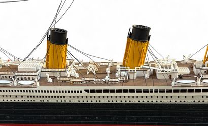 TITANIC
Transatlantic liner 