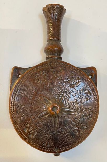 BERBER (Morocco)
Superb wooden powder flask...