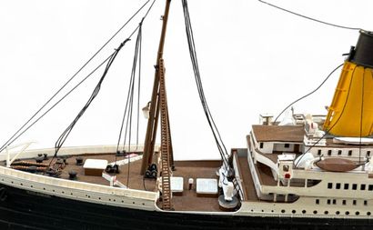 TITANIC
Transatlantic liner 