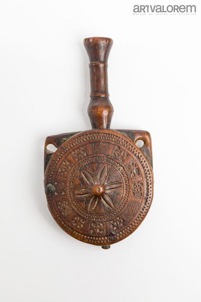 BERBER (Morocco)
Superb wooden powder flask...