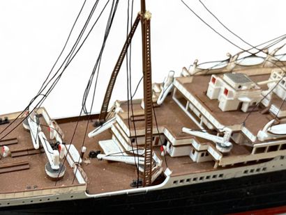 TITANIC
Transatlantic liner 