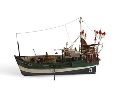 Breton fishing boat in wood and lacquered...