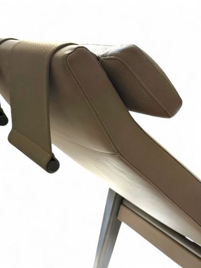 Antonio CITTERIO (born 1950) for HERMÈS PARIS.
Chaise...