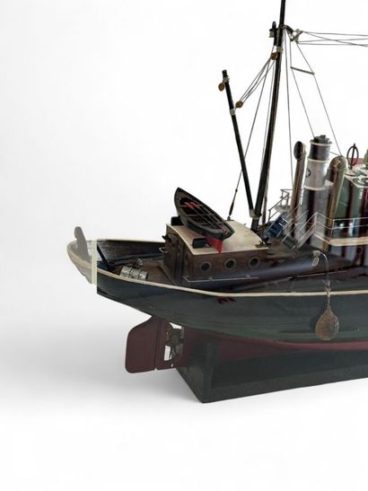 Steam trawler 