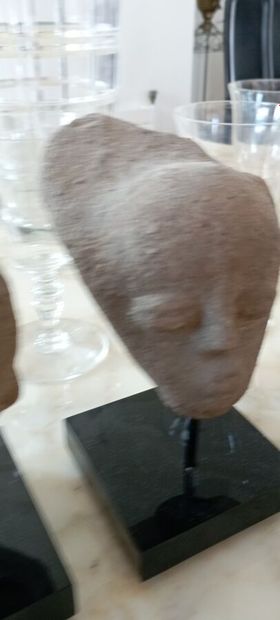 GHANA.
Three small Akan terracotta heads...