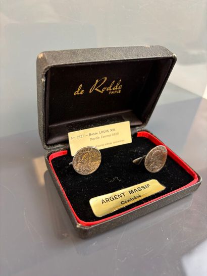 Pair of silver cufflinks 800°/°° decorated...