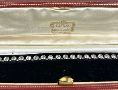 Partie de bracelet en métal argenté orné...