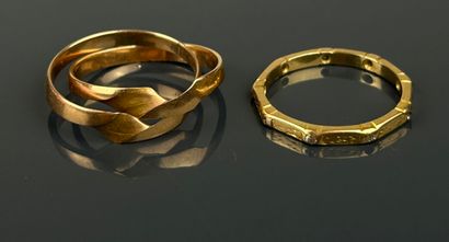 Two wedding bands in yellow gold 750°/°°,...