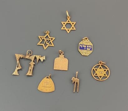 Eight Hebrew religious medals in yellow gold...
