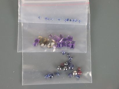 Lot d'améthyste et de quartz fumés, taille...