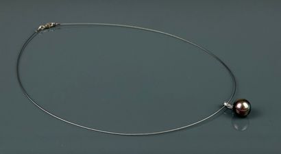 Collier câble et pendentif en or blanc 750°/°°...