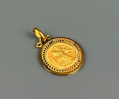 Baptismal medal in yellow gold 750°/°° engraved...