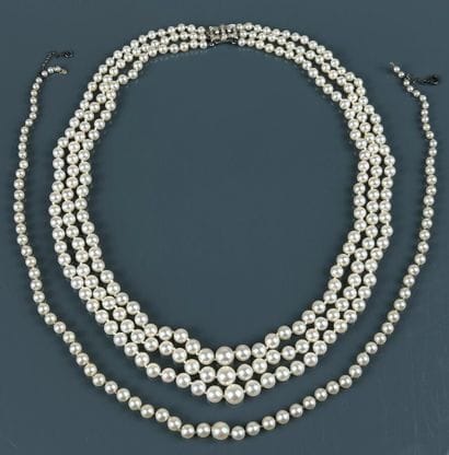 Necklace of three rows of falling cultured...