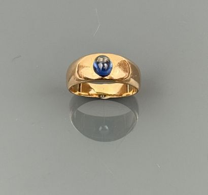Chevalière in yellow gold 750°/°° centered...