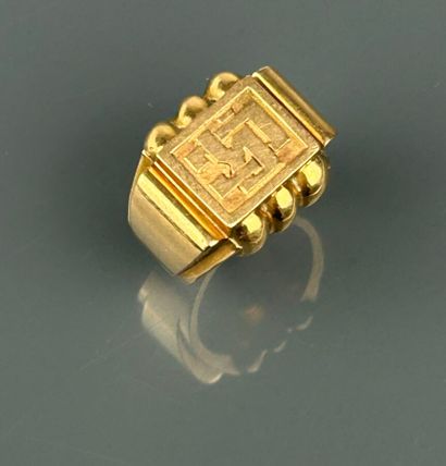 Chevalière with gadroons in yellow gold 750°/°°...