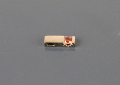 Pendant in 750°/°° white gold set with a...