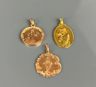Three religious medals in 750°/°° yellow...