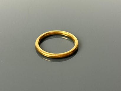 Wedding band in yellow gold 750°/°° engraved...