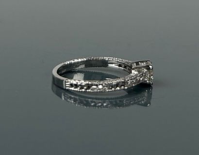 Ring in 750°/°° white gold set with a brilliant-cut...