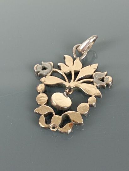 Silver pendant 800°/°° chased with tulip...