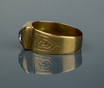 Chevalière in yellow gold 750°/°° set with...