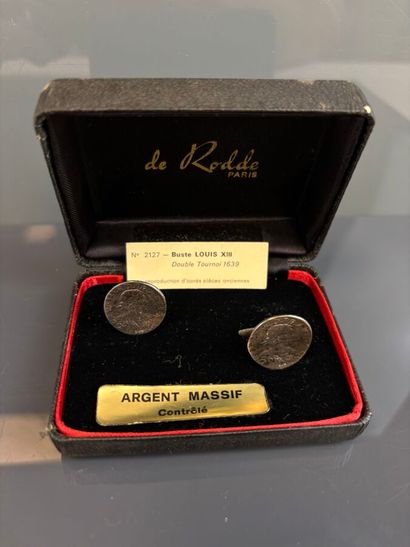 Pair of silver cufflinks 800°/°° decorated...