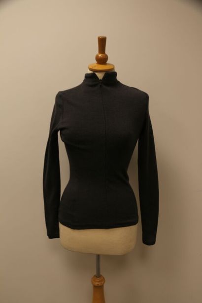 NINA RICCI
Pull à col roulé gris en laine,...