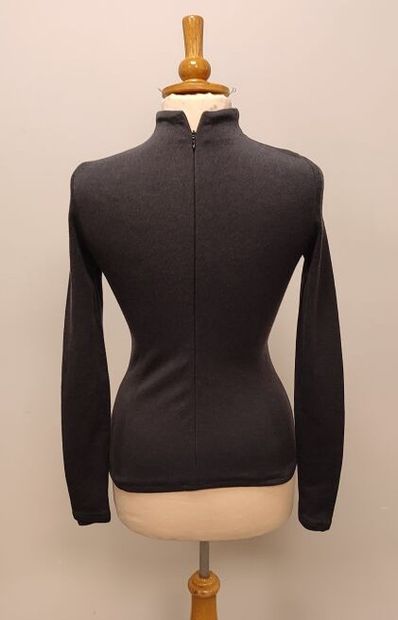 NINA RICCI
Pull à col roulé gris en laine,...