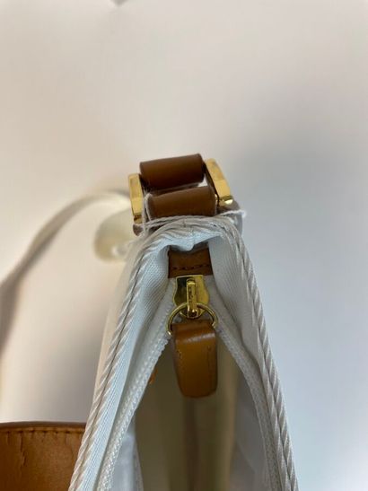 MAC DOUGLAS
Sac à main en tissu blanc et...
