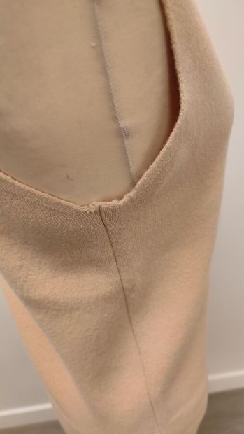 LOUIS VUITTON
Pull sans manche en laine et...