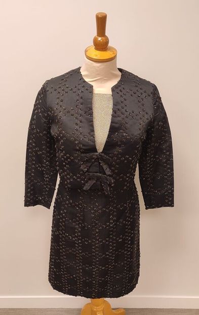 MIKI - KANEBO Ginza Tokyo
Miki
Tailleur jupe...