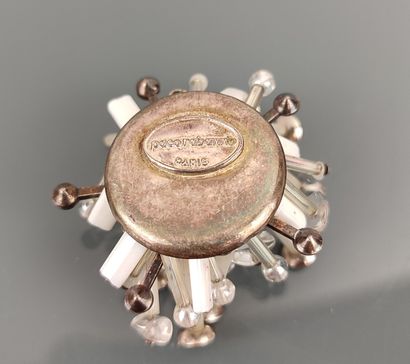 PACO RABANNE
Pendentif en métal argenté orné...